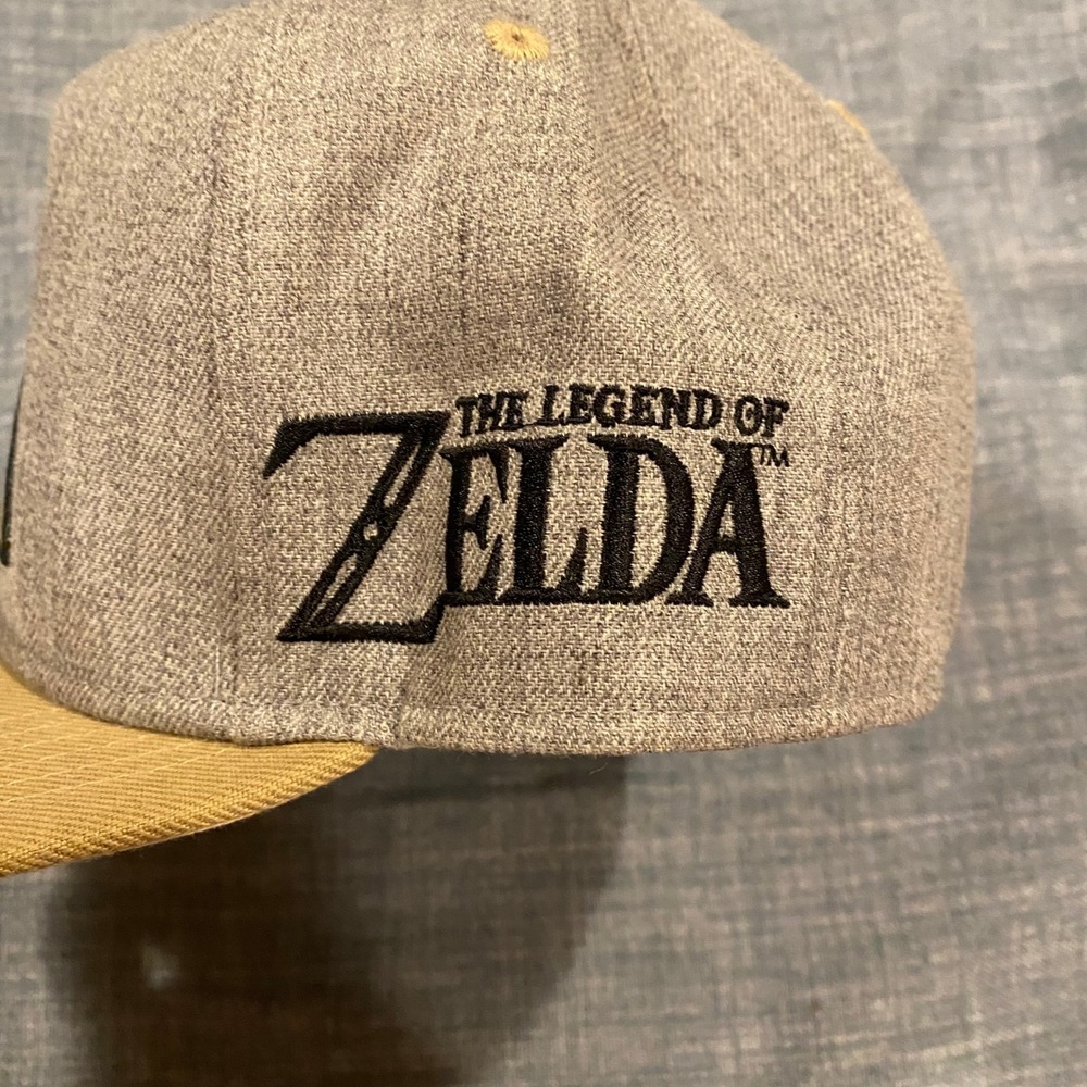 Nintendo The Legend of Zelda N64 Triforce Snapback Hat Grey Tan 2021 Nintendo - Picture 2 of 8